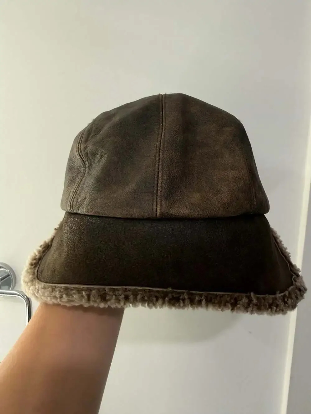 Vintage GAP Genuine Leather Shearling Lined Earflap Cap M/L